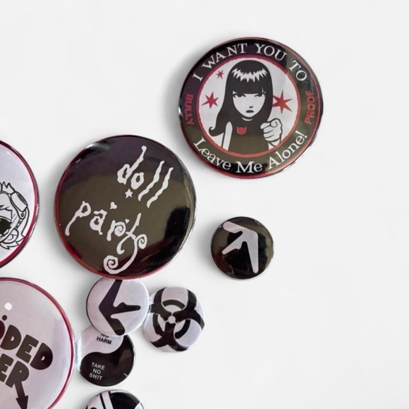 Assorted Emo Button Badge Set - Picture 3 of 4